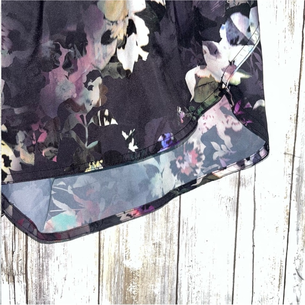 Old Navy Active Purple Floral Mid Rise Go Dry Shorts - Picture 2 of 4